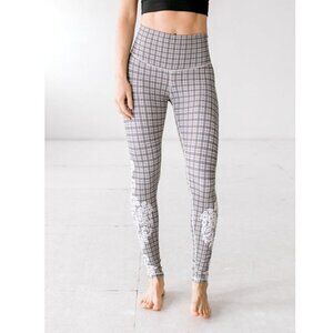 DYI PRINTED SIGNATURE TIGHT LACE PLAID LEGGINGS L